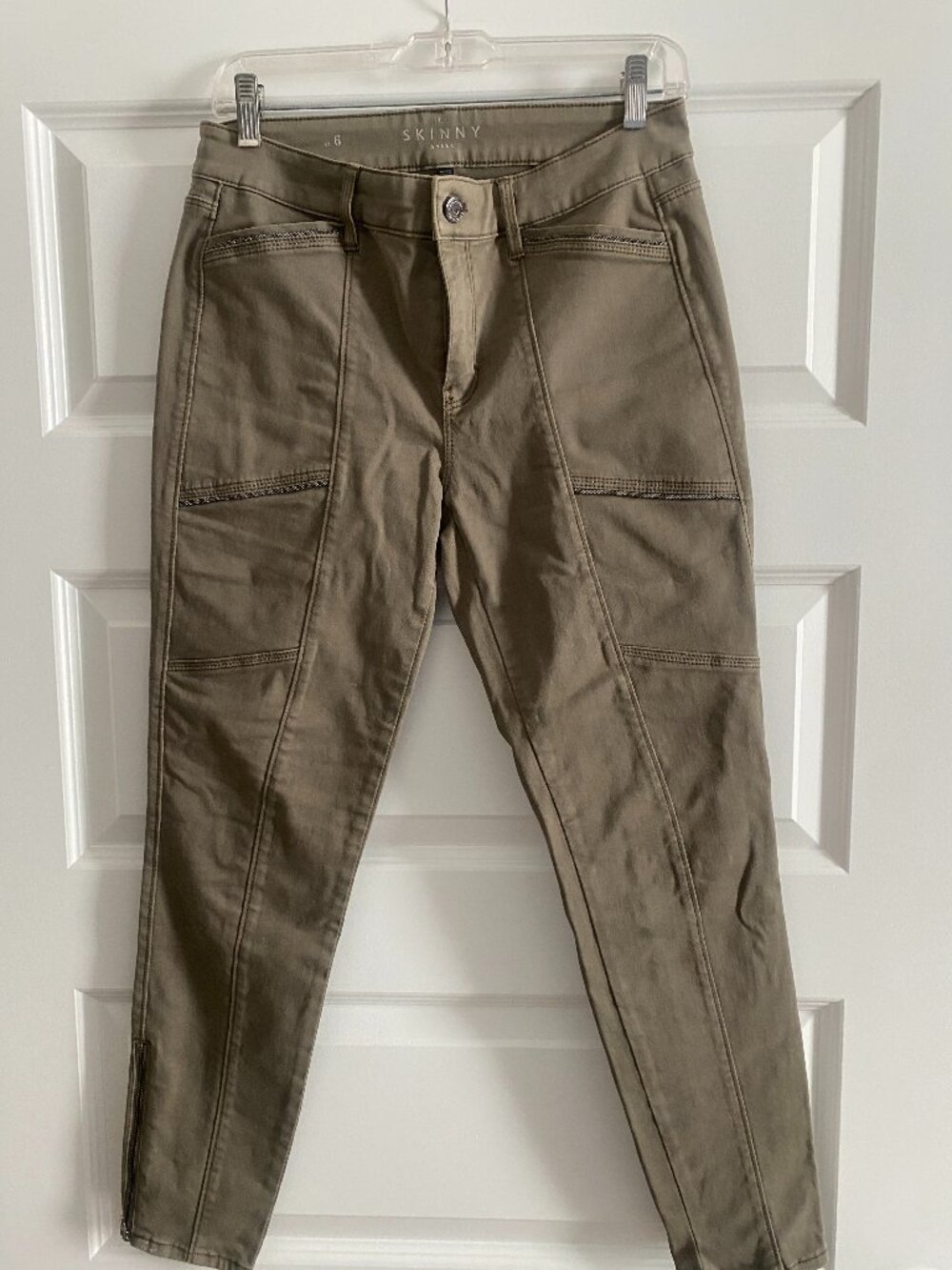 White House Black Market The Skinny Ankle Cargo Pants - Size 6